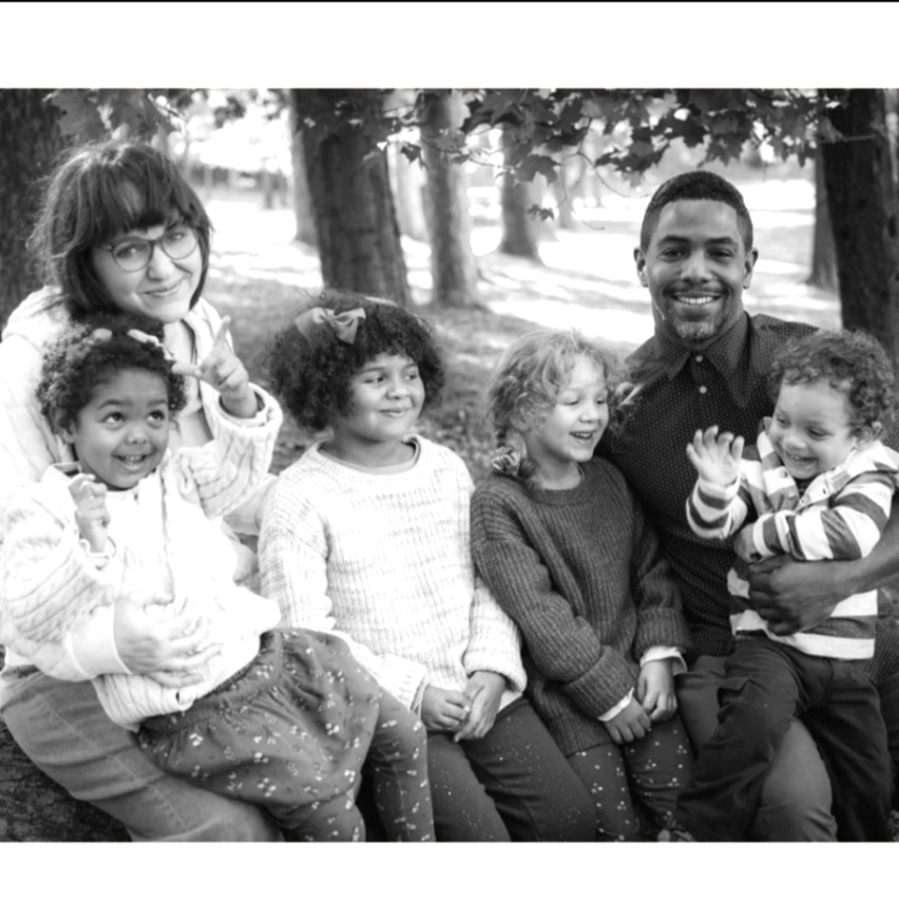 Mom of 4 under 8 / student / wife / clinical hypnotherapist sober since 2015!